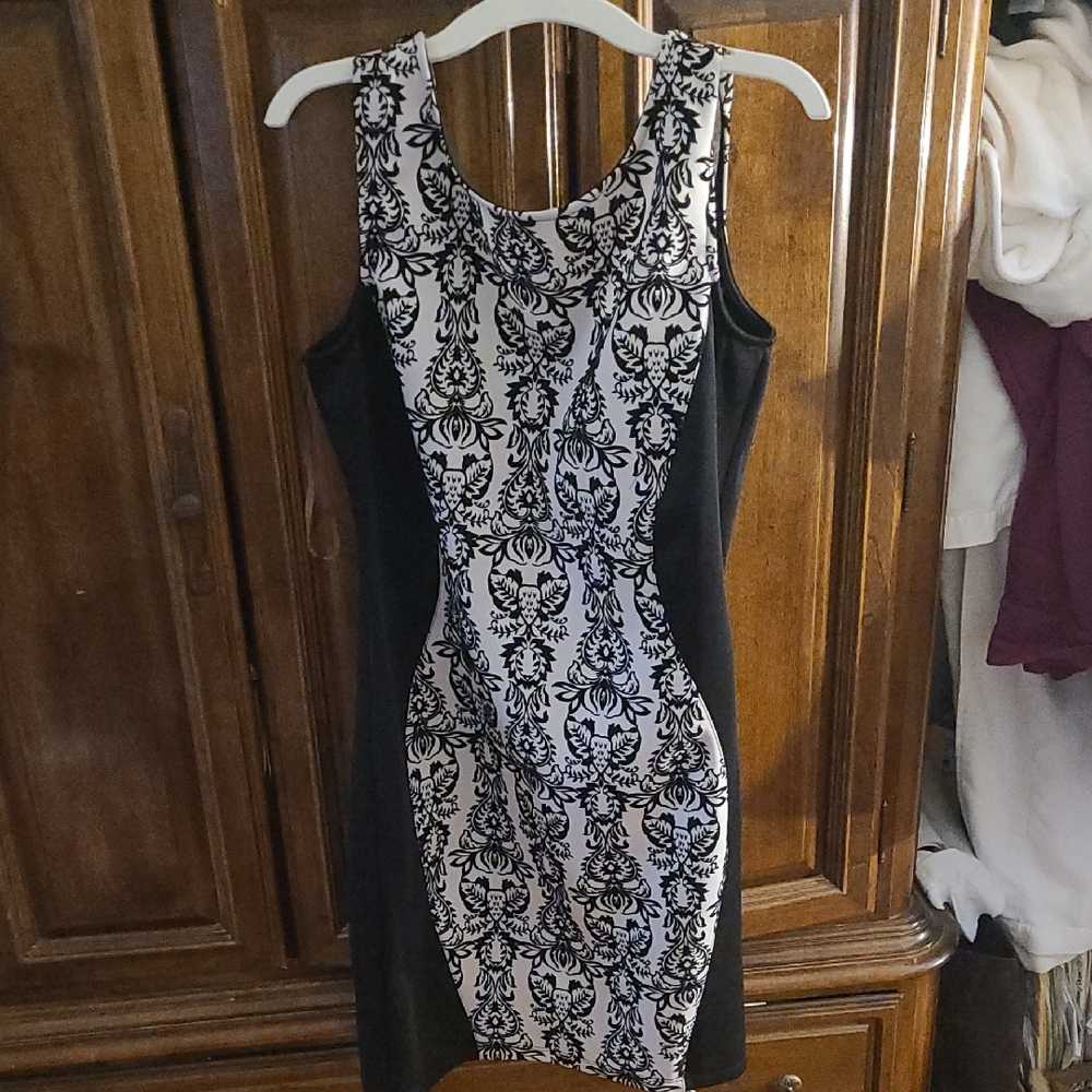 Elegant Black and White Patterned Dress